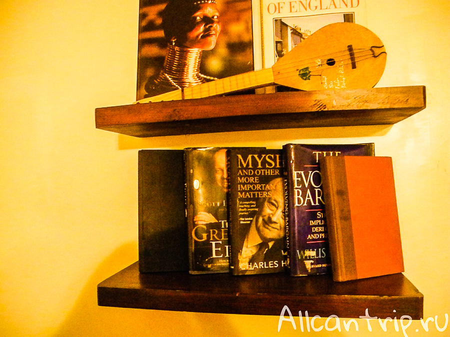 Туалет на заправке в окрестностях Тагбиларана, о.Бохол