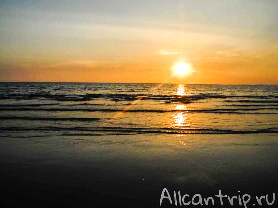 Пляж Serendipity в Сиануквиле, закат