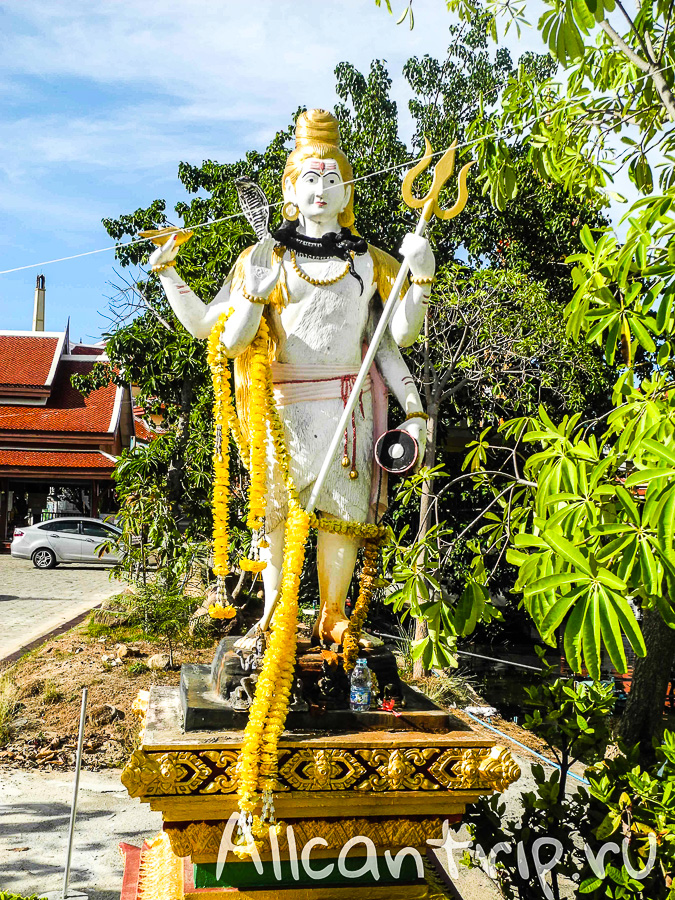 Wat Plai Laem на Самуи