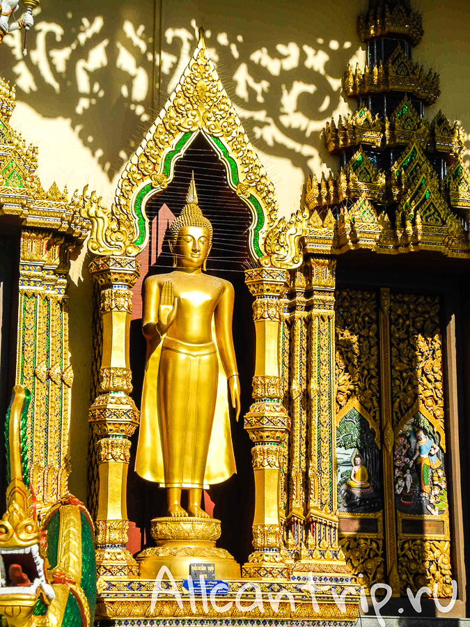 Wat Plai Laem на Самуи