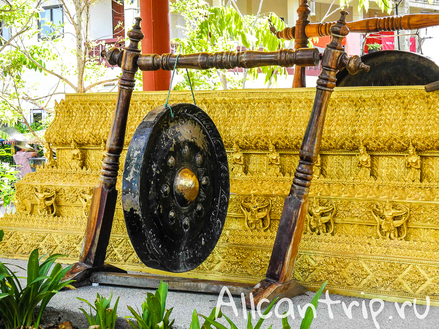 Wat Plai Laem на Самуи