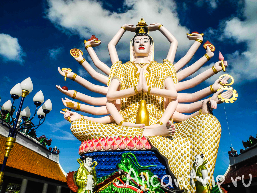 Wat Plai Laem на Самуи