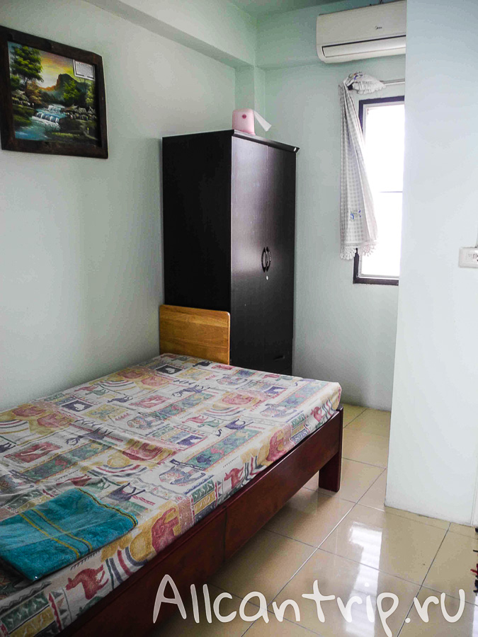 White guesthouse Бюджетный гестхаус недалеко от Каосана