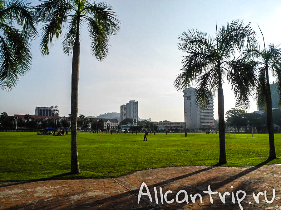 на улице города Ипох