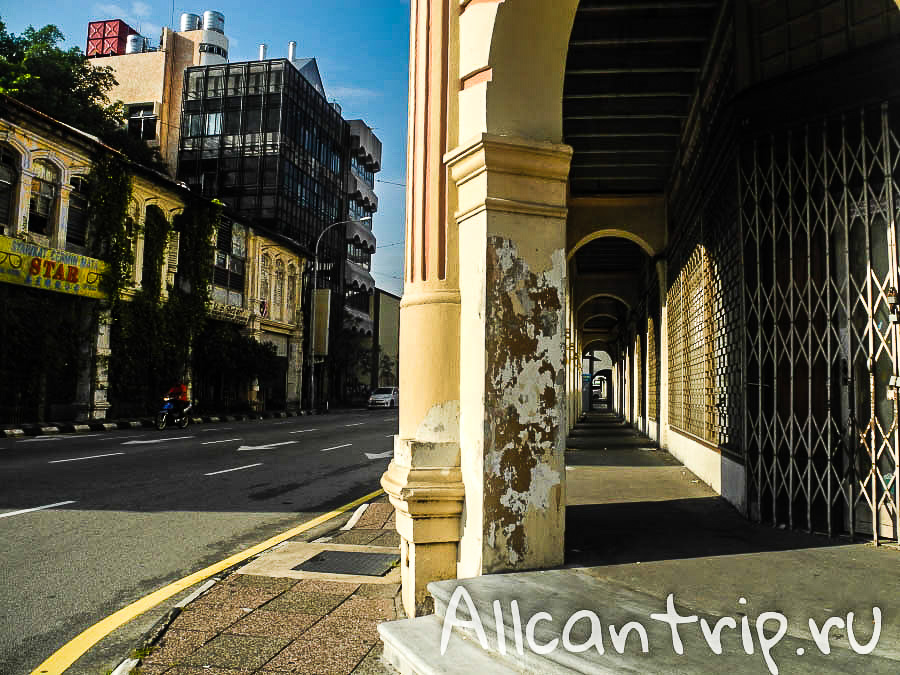 на улице города Ипох