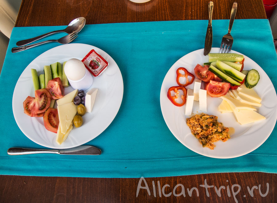 завтрак в ozcan hotel Алания