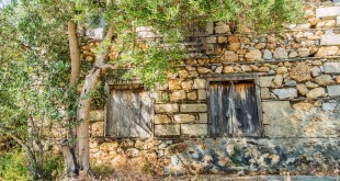 старинный дом местных в Турции