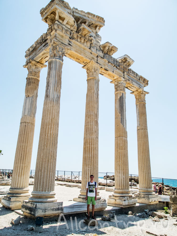 Храм Аполлона и Афины в Сиде