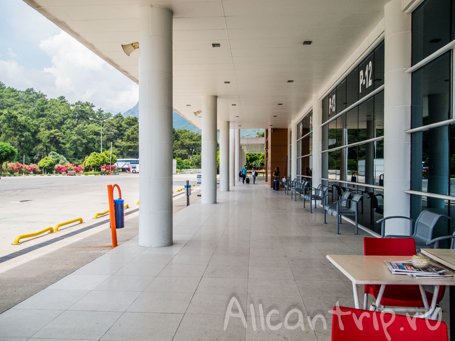 на автовокзале кемера