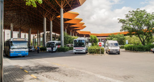 остановка автобусов на автовокзале Анталии