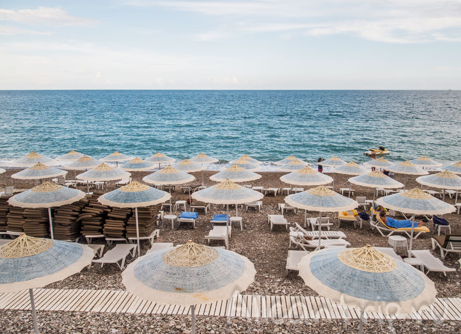 пляж Коньяалты в Анталии