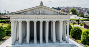 Копия храма Артемиды Эфесской