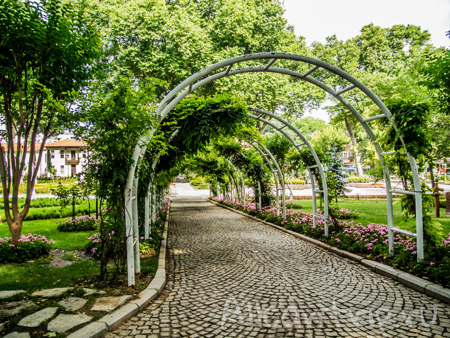 в парке Гюльхане