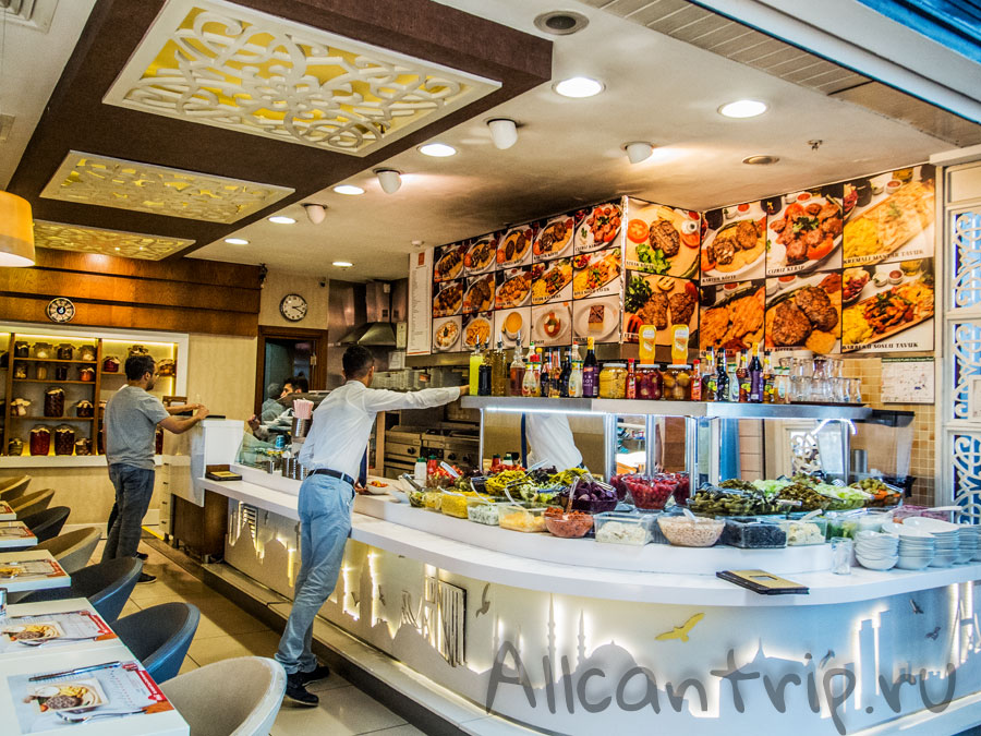 Фудкорт в ТЦ Форум Истанбул