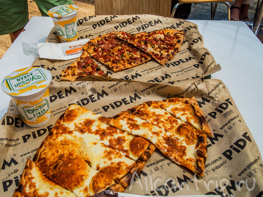 Фудкорт в ТЦ Форум Истанбул