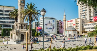 главная площадь Измира