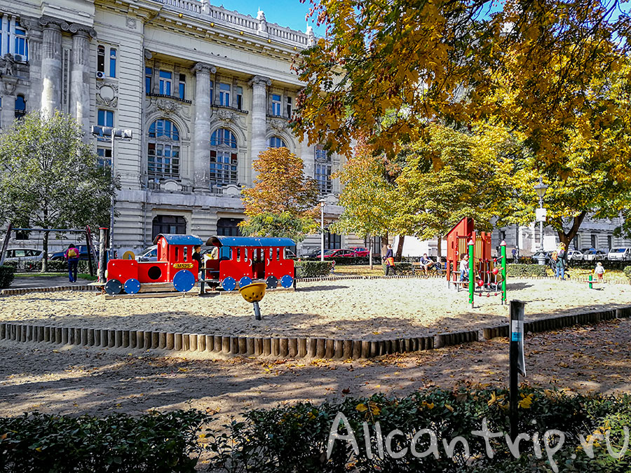Площадь Свободы в Будапеште: самый необычный фонтан города