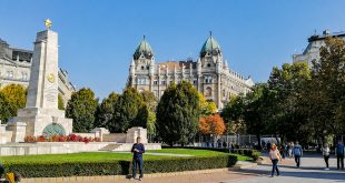 площадь свободы будапешт памятник