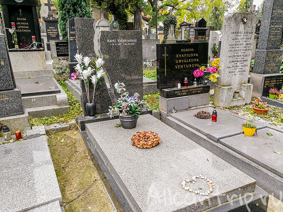 вышеградское кладбище прага