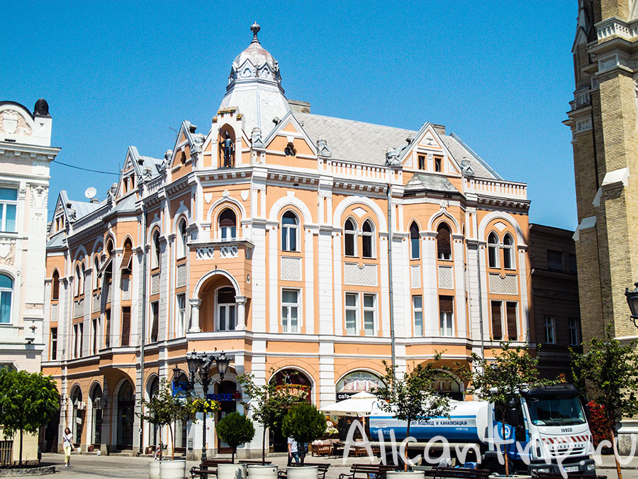 площадь свободы в нови саде